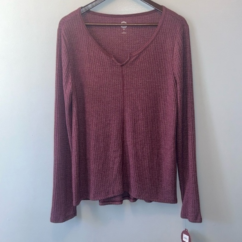 - "NWT" SO‎ Junior's Knit Longsleeve Burgundy Top Size XL